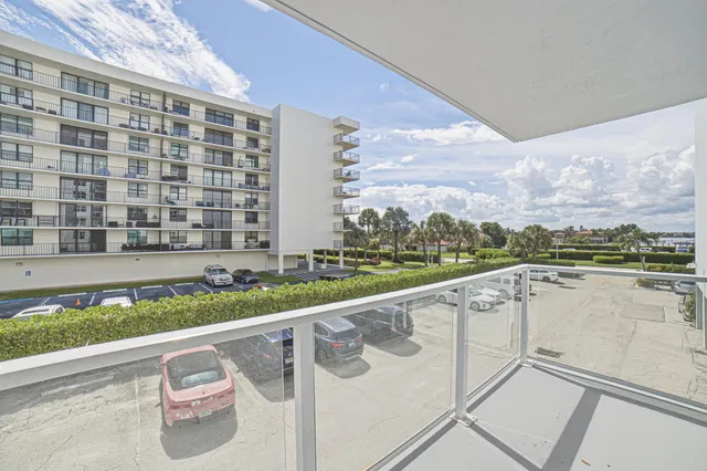 The Patrician of Palm Beach Unit 121 photo 23