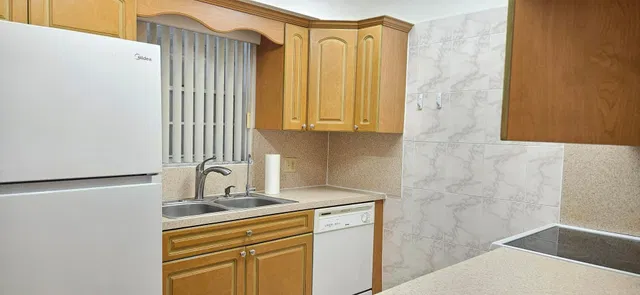 Unit 204 photo 3