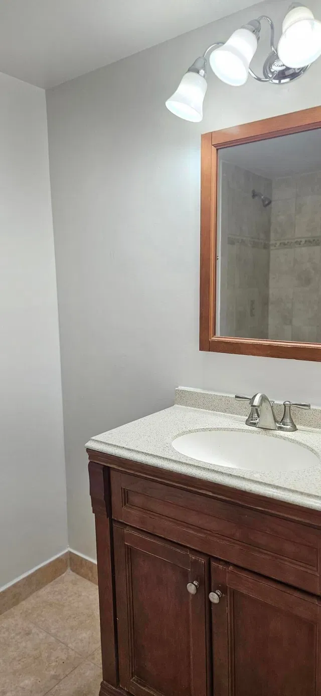 Unit 204 photo 8