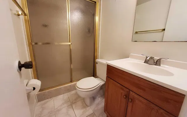 Unit 204 photo 9