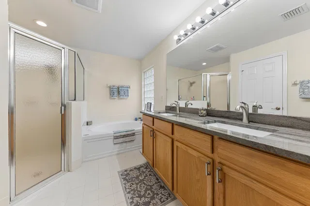  Residence photo 15