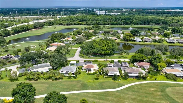 Eastpointe Country Club Residence photo 34