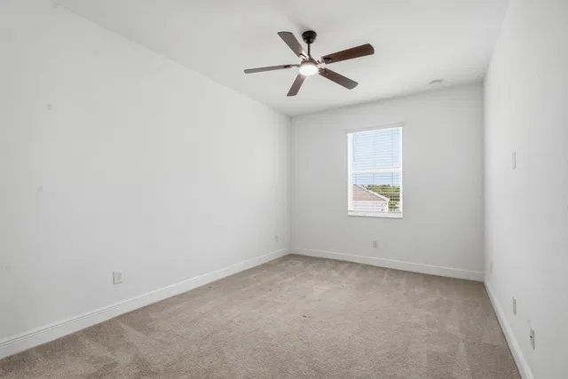 Residence photo 25
