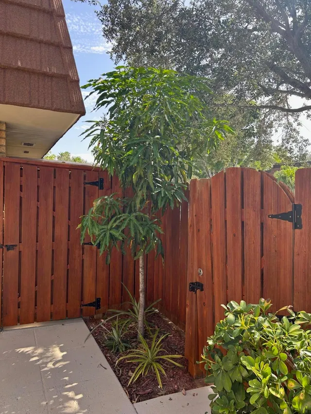 Unit 2610 photo 6