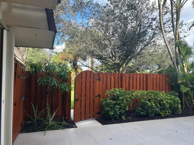 Unit 2610 photo 7