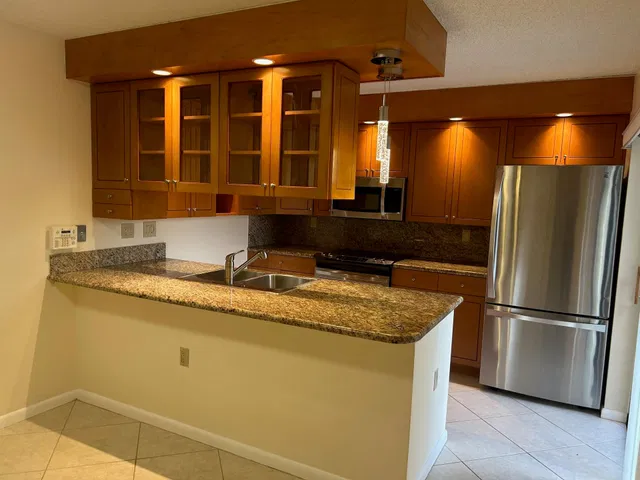 Unit 2610 photo 10