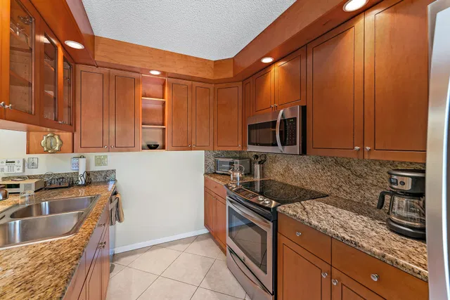 Unit 2610 photo 11