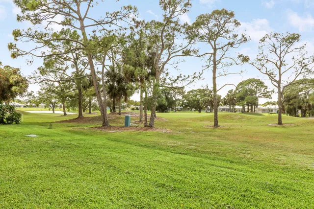 Monarch Country Club Residence photo 15