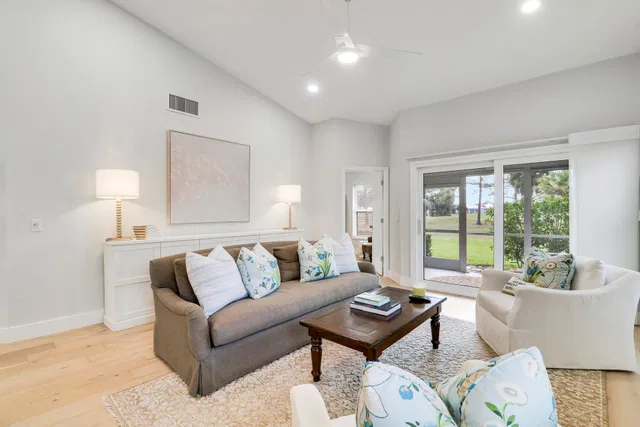 Monarch Country Club Residence photo 18
