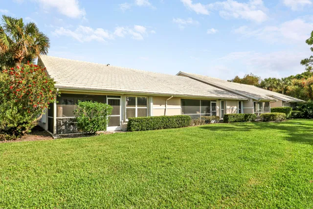 Monarch Country Club Residence photo 46