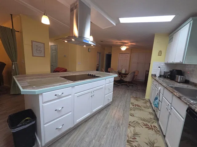 Residence photo 5