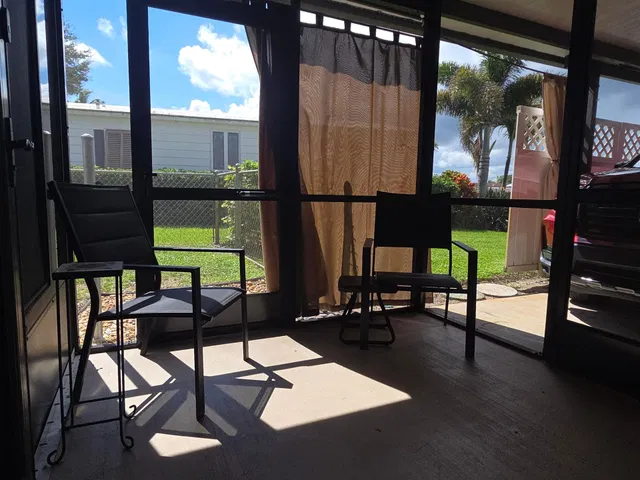 Residence photo 39