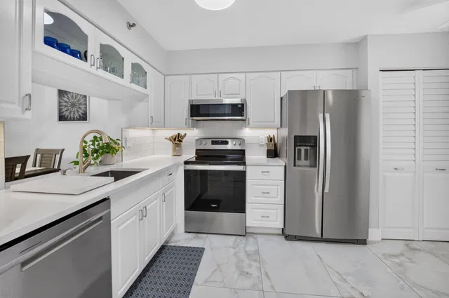 Unit 205 photo 11