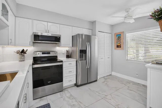 Unit 205 photo 12