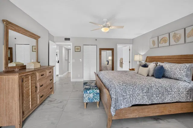 Unit 205 photo 20