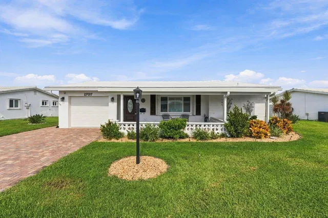 Residence photo 2
