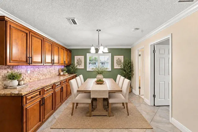 Residence photo 12
