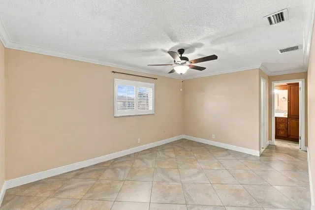 Residence photo 15
