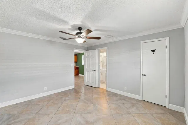 Residence photo 22