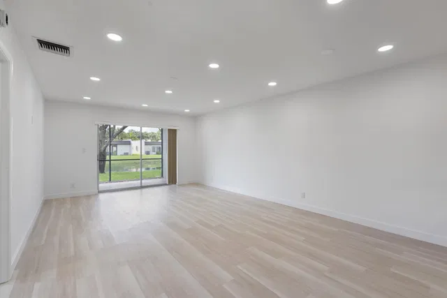  Residence photo 5
