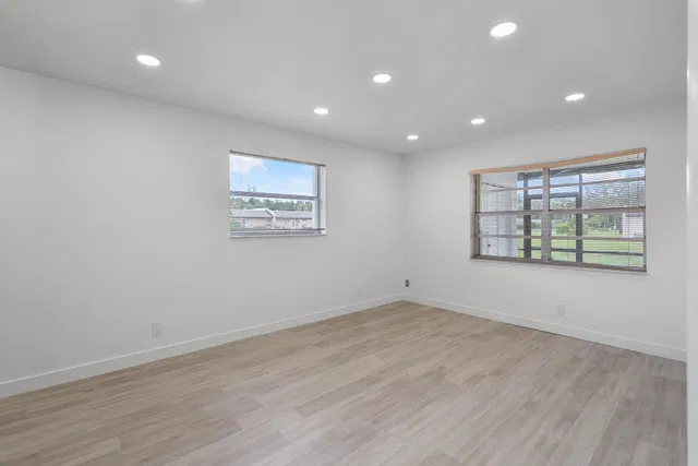  Residence photo 12