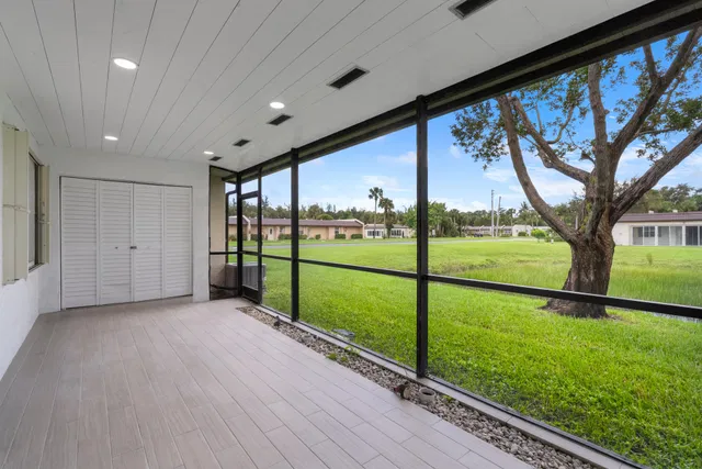  Residence photo 15