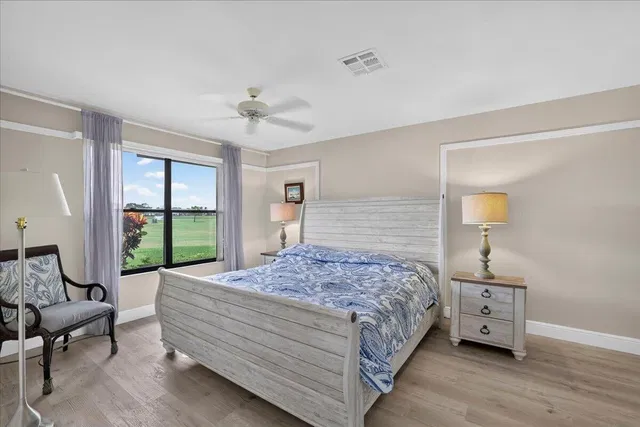 Eastpointe Country Club Residence photo 11