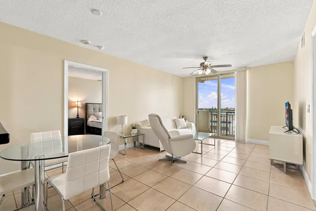 610 Clematis Unit 706 photo 6