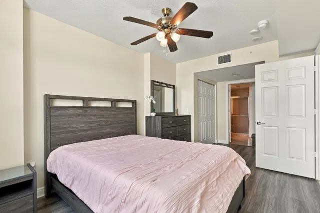 610 Clematis Unit 706 photo 12