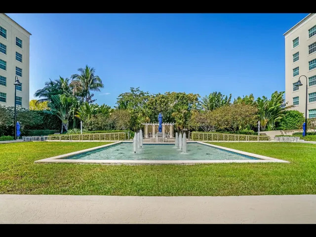 610 Clematis Unit 706 photo 26