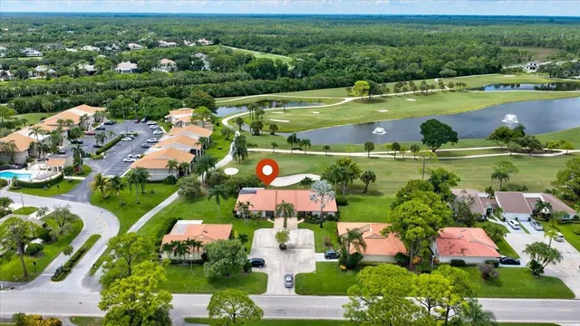 Eastpointe Country Club Residence photo 29