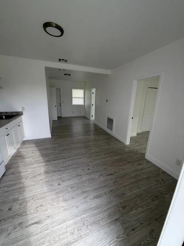 Residence photo 3
