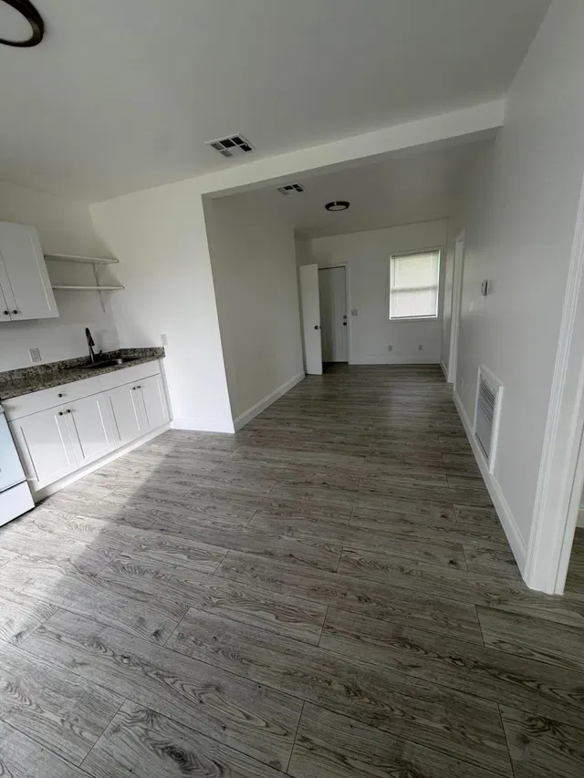 Residence photo 5