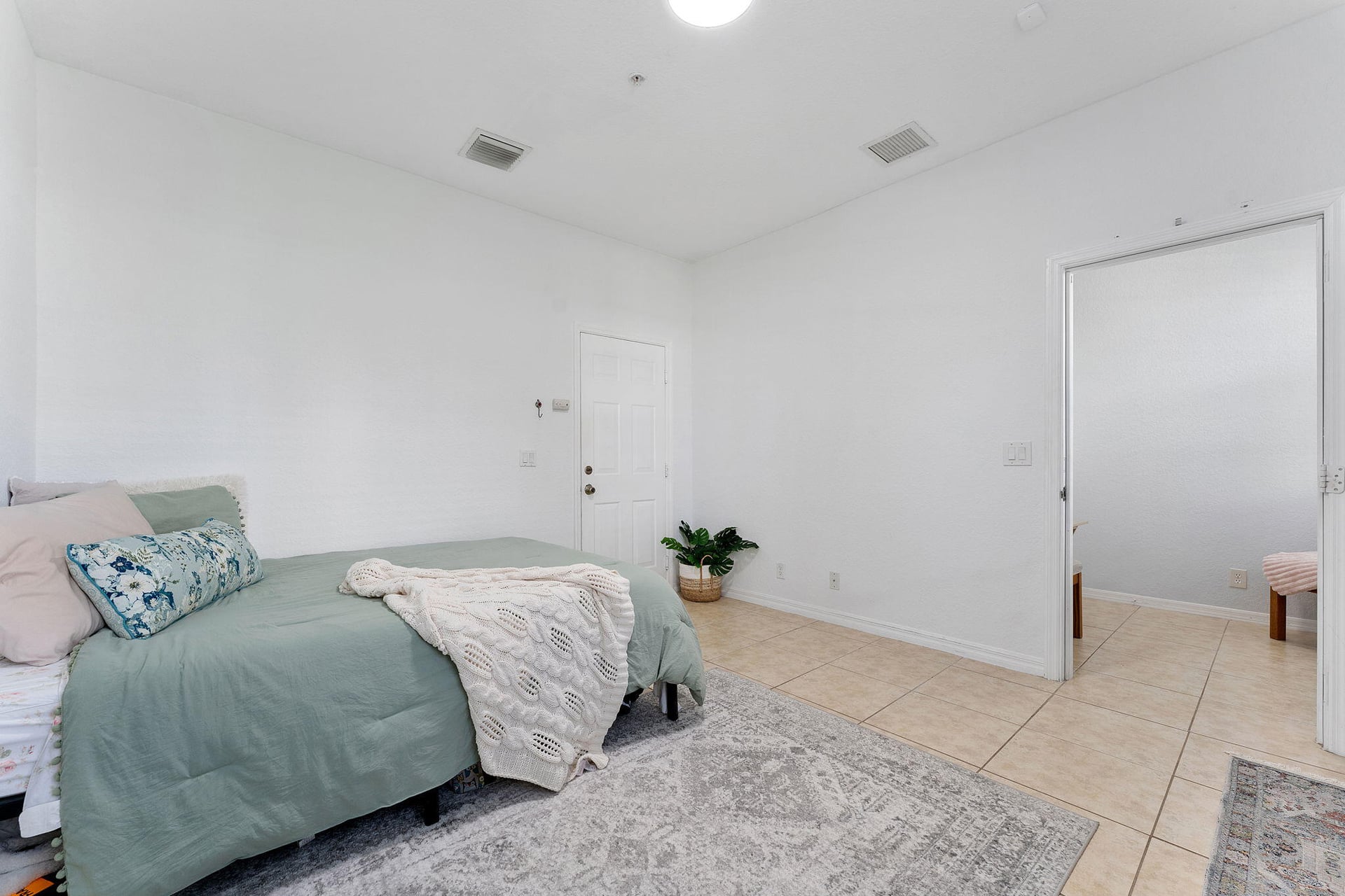 Botanica Unit 103 photo 28