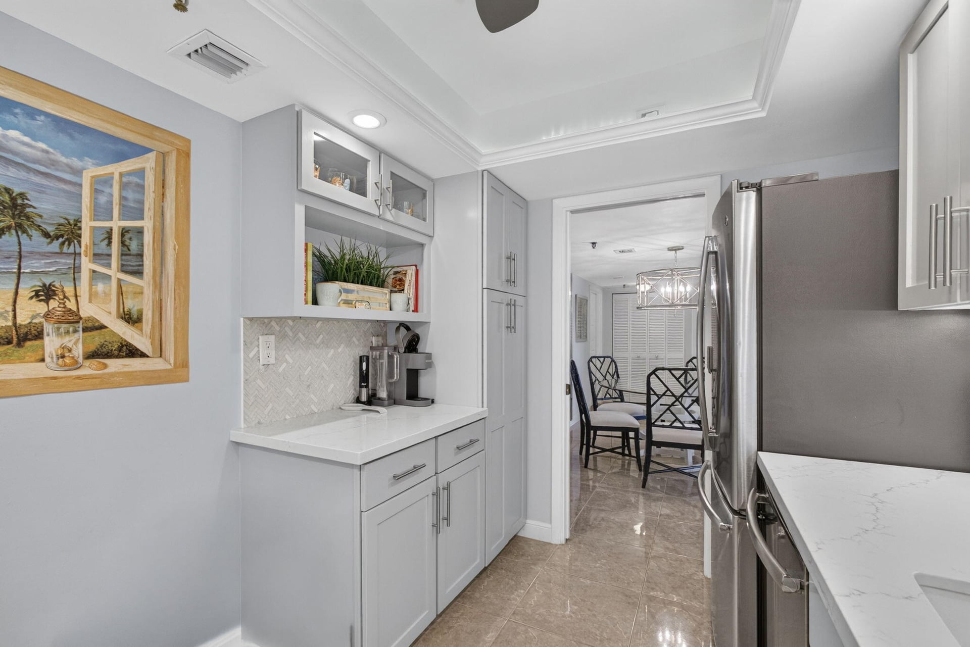  Unit 521 photo 5