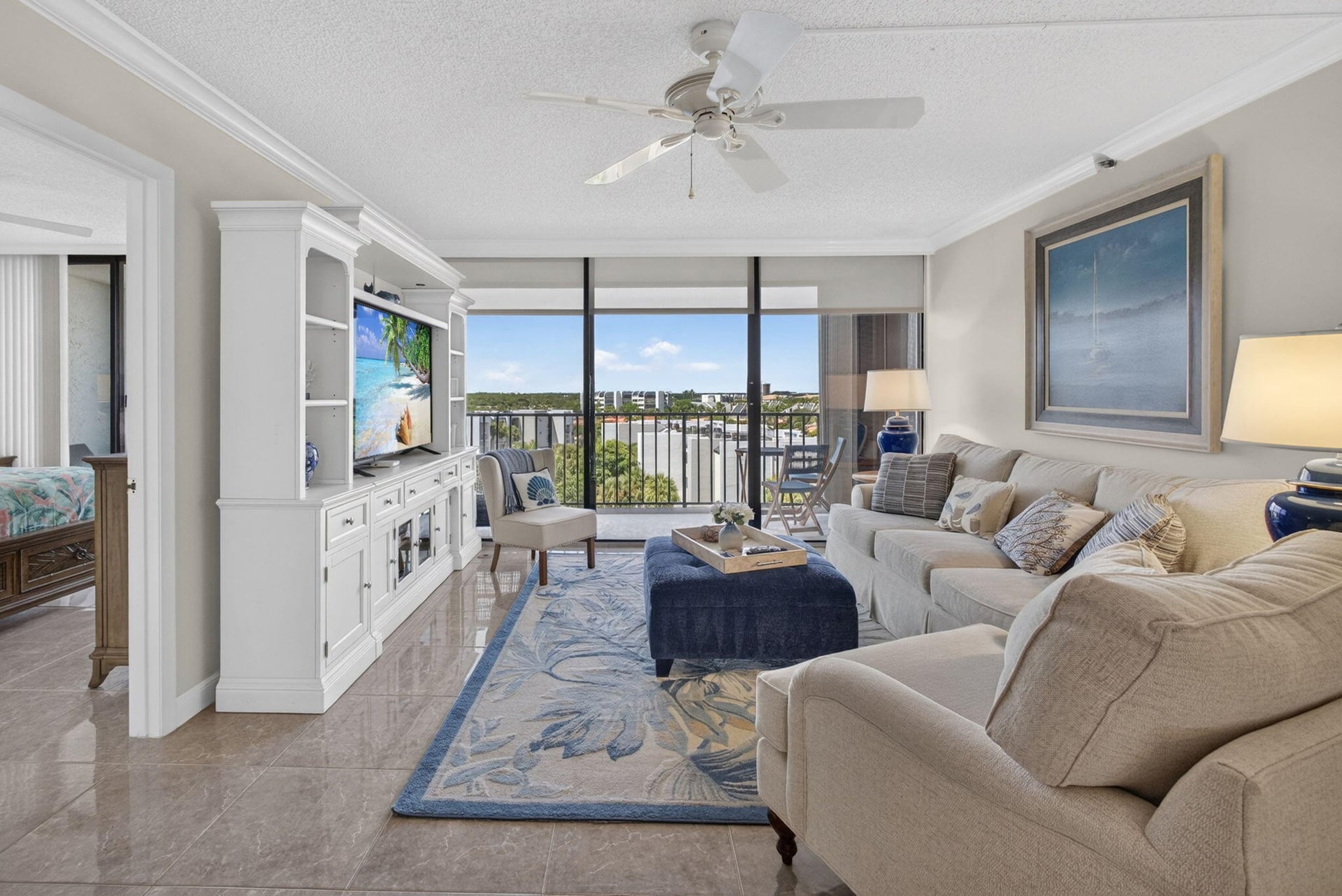  Unit 521 photo 6