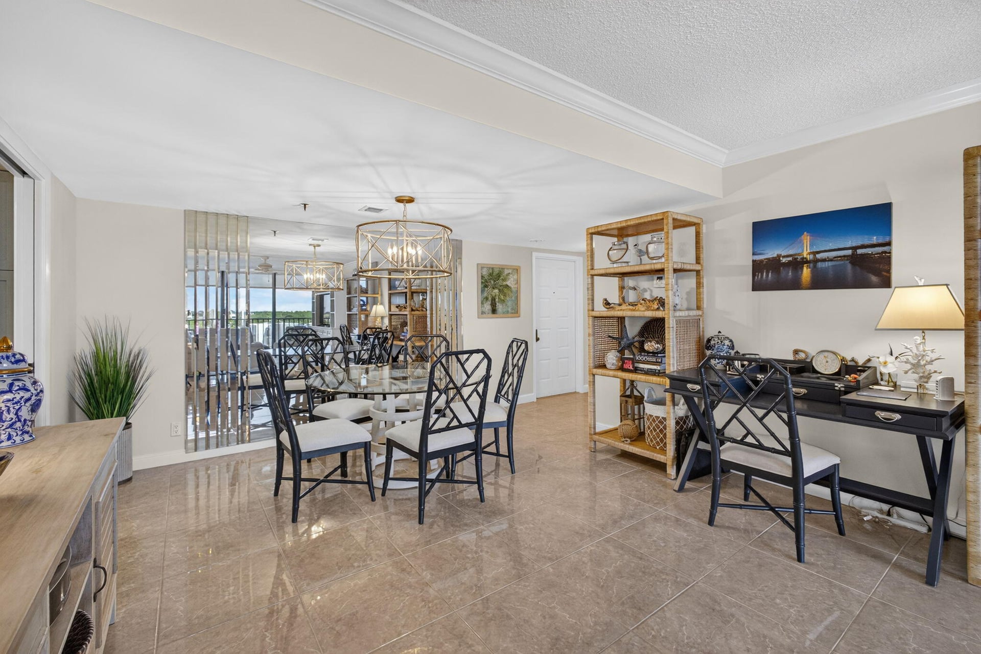  Unit 521 photo 10