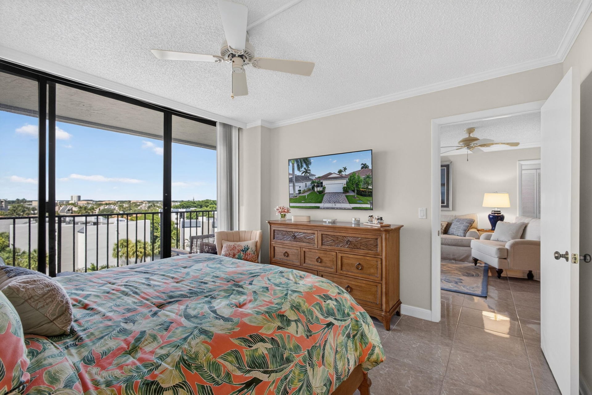  Unit 521 photo 14