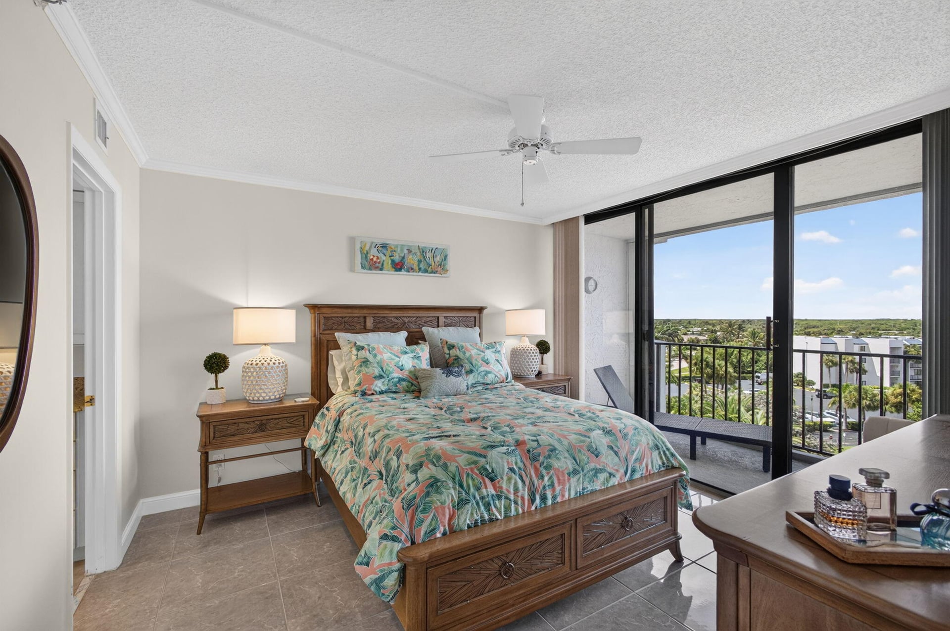 Unit 521 photo 15
