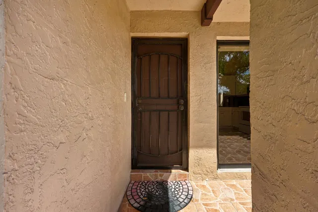  Residence photo 5