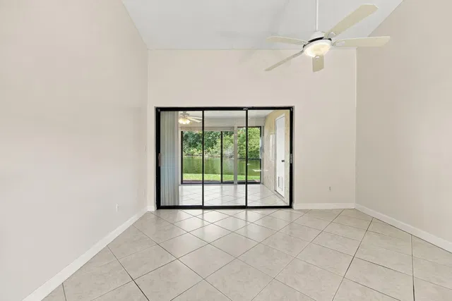  Residence photo 12