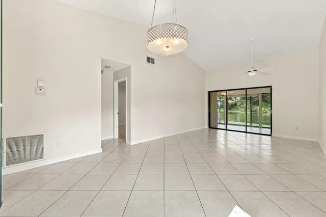  Residence photo 13