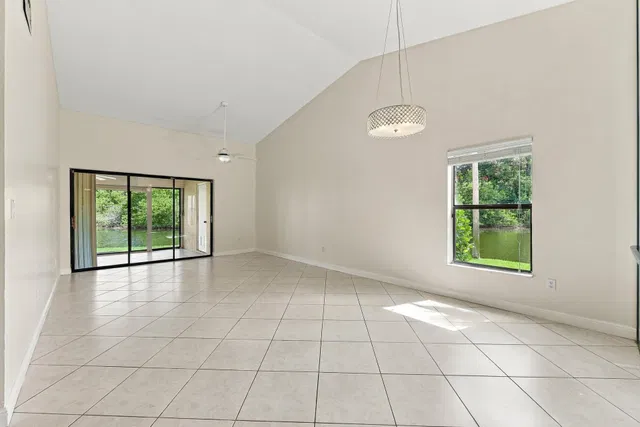  Residence photo 15
