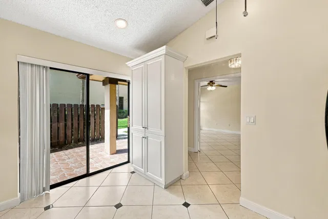  Residence photo 20