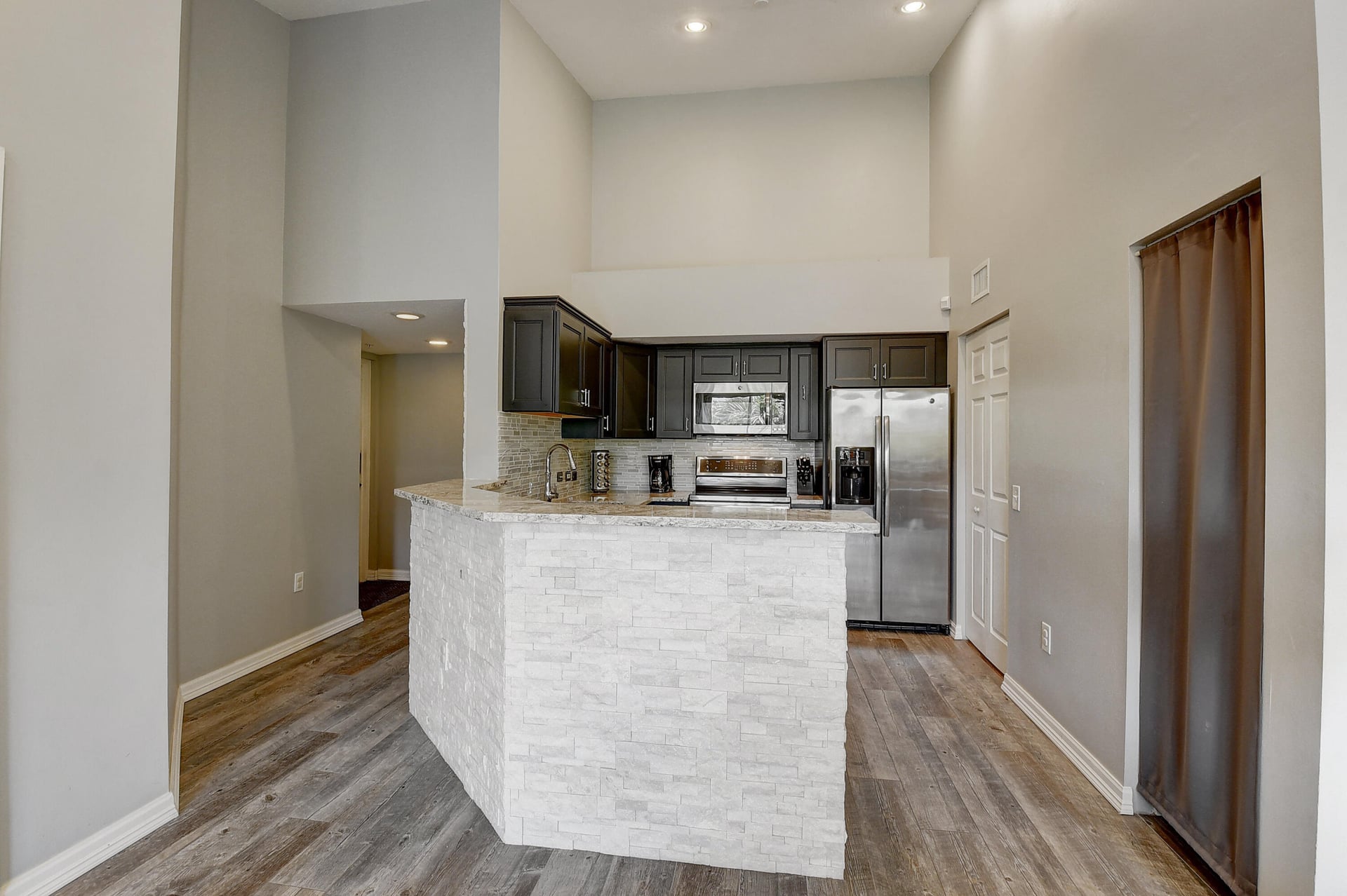 Residence photo 2