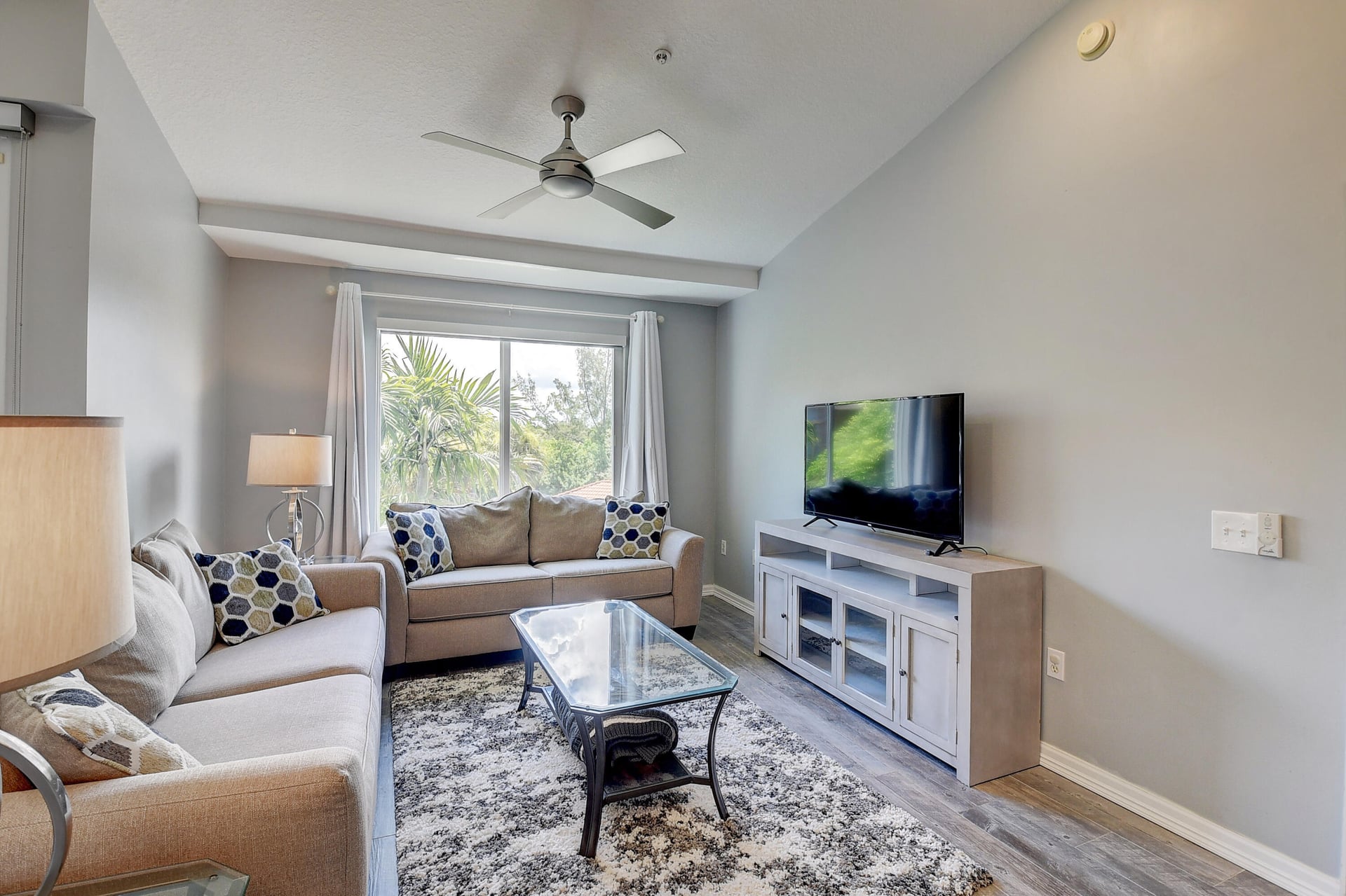 Residence photo 3
