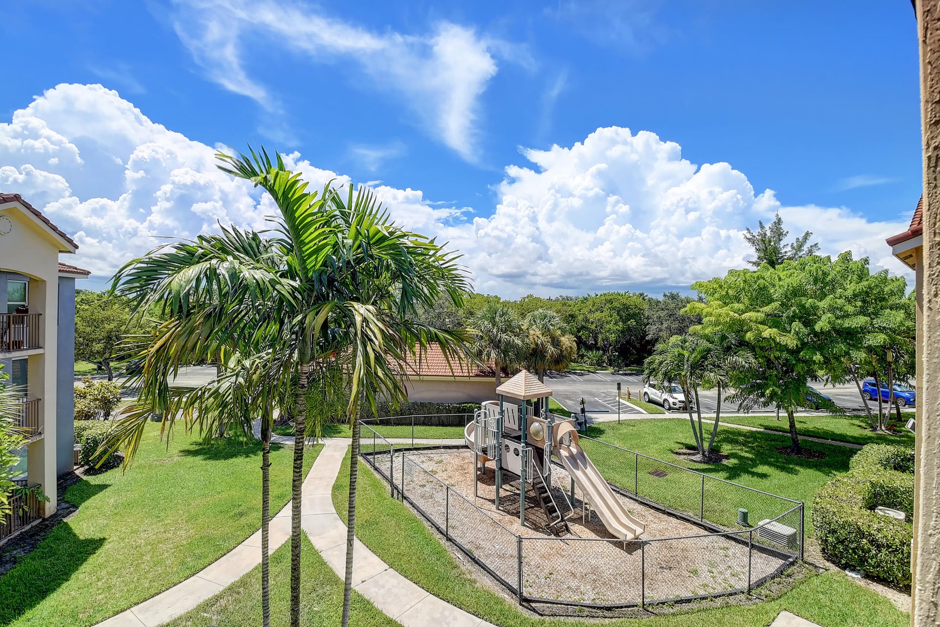 Residence photo 30