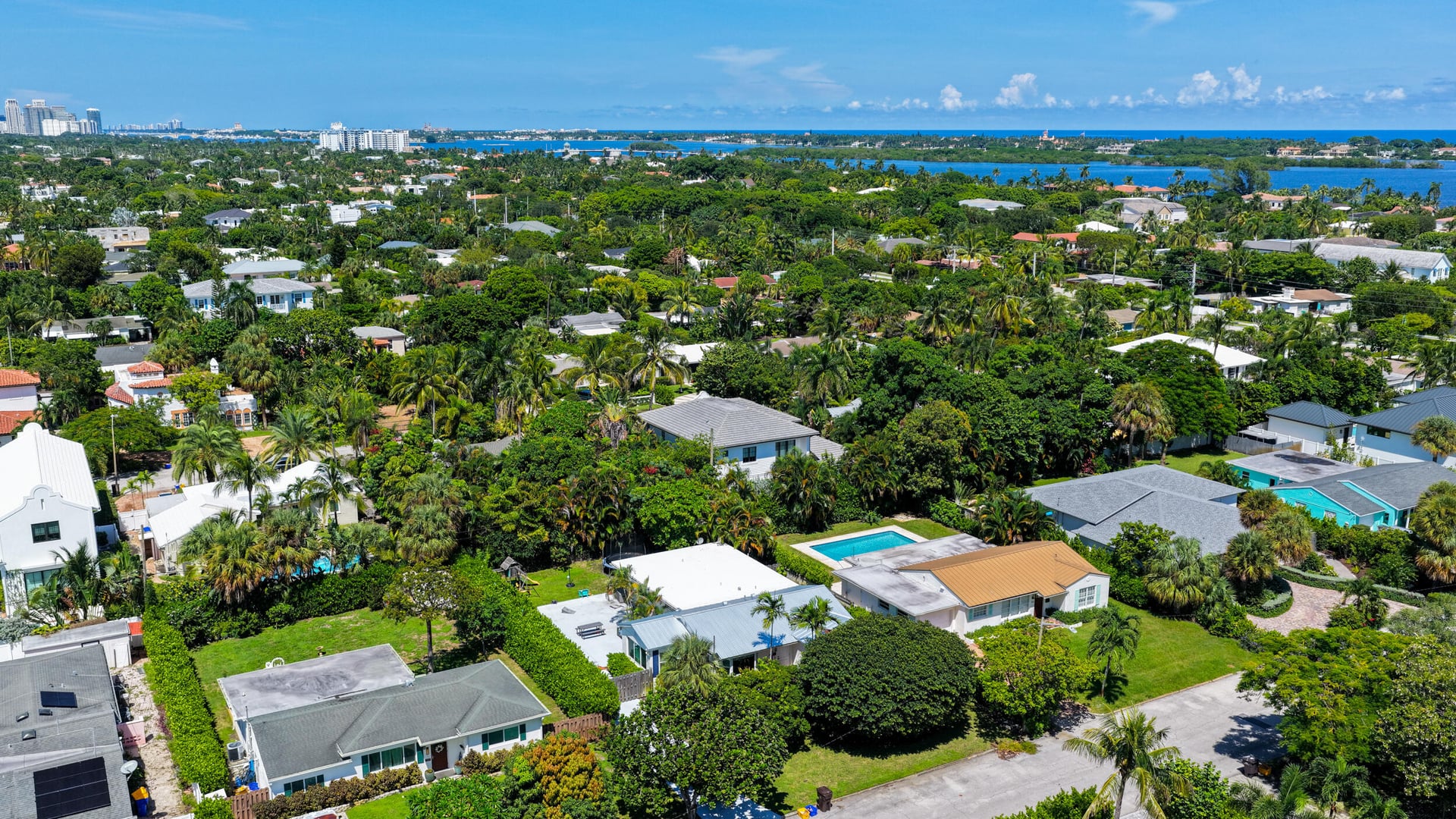 SoSo West Palm Beach Residence photo 2