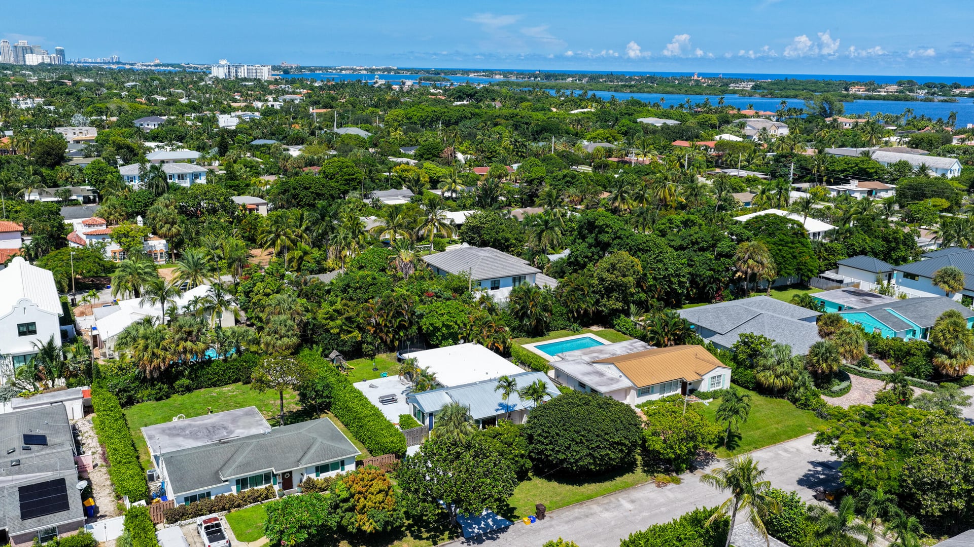 SoSo West Palm Beach Residence photo 3