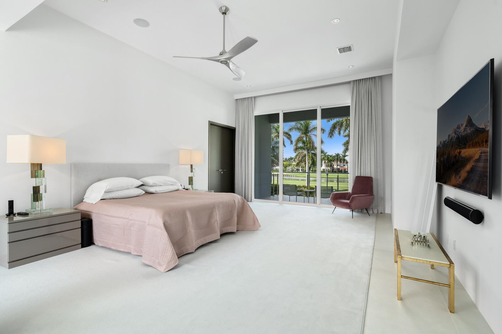 Royal Palm Yacht and Country Club Residence photo 25
